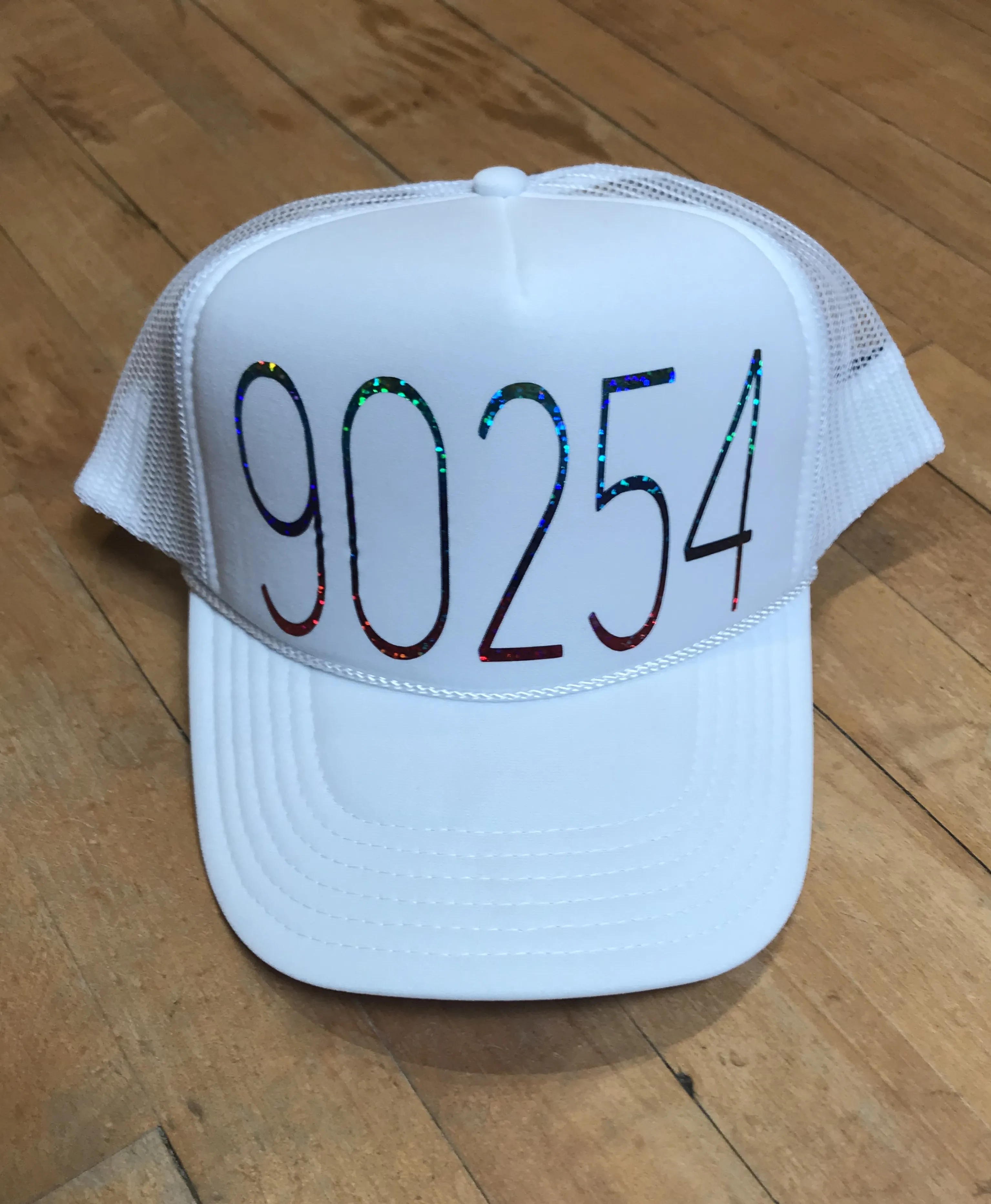 90254 TRUCKER HAT WHITE GLITTER RAINBOW