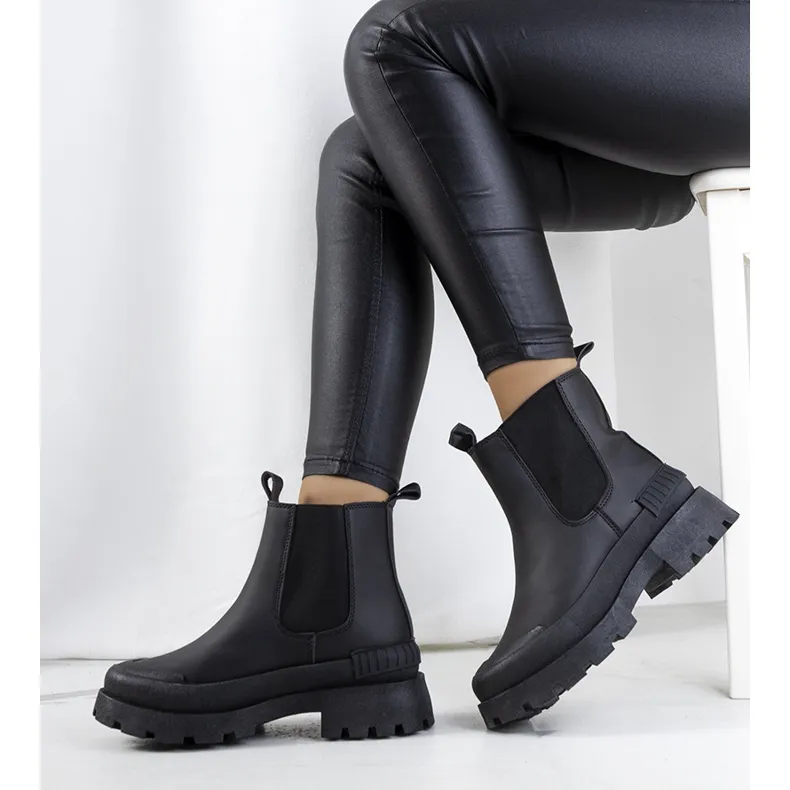 Black Kamisa boots