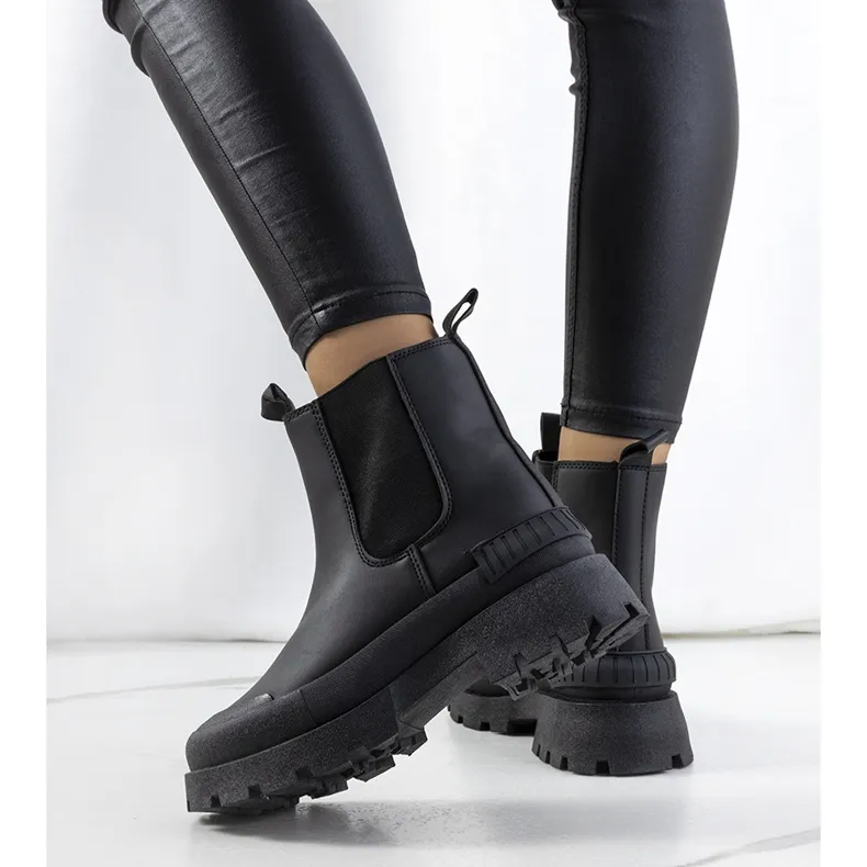 Black Kamisa boots