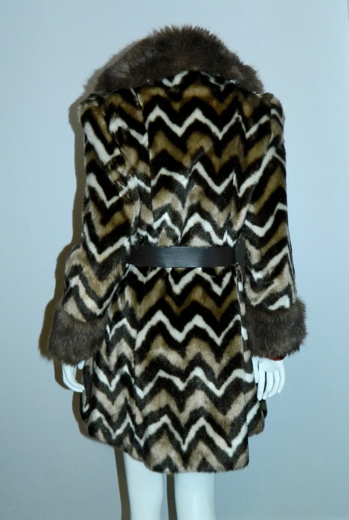 MOD 1960s faux fur coat brown Zig Zag ANIMAL print jacket XS - S