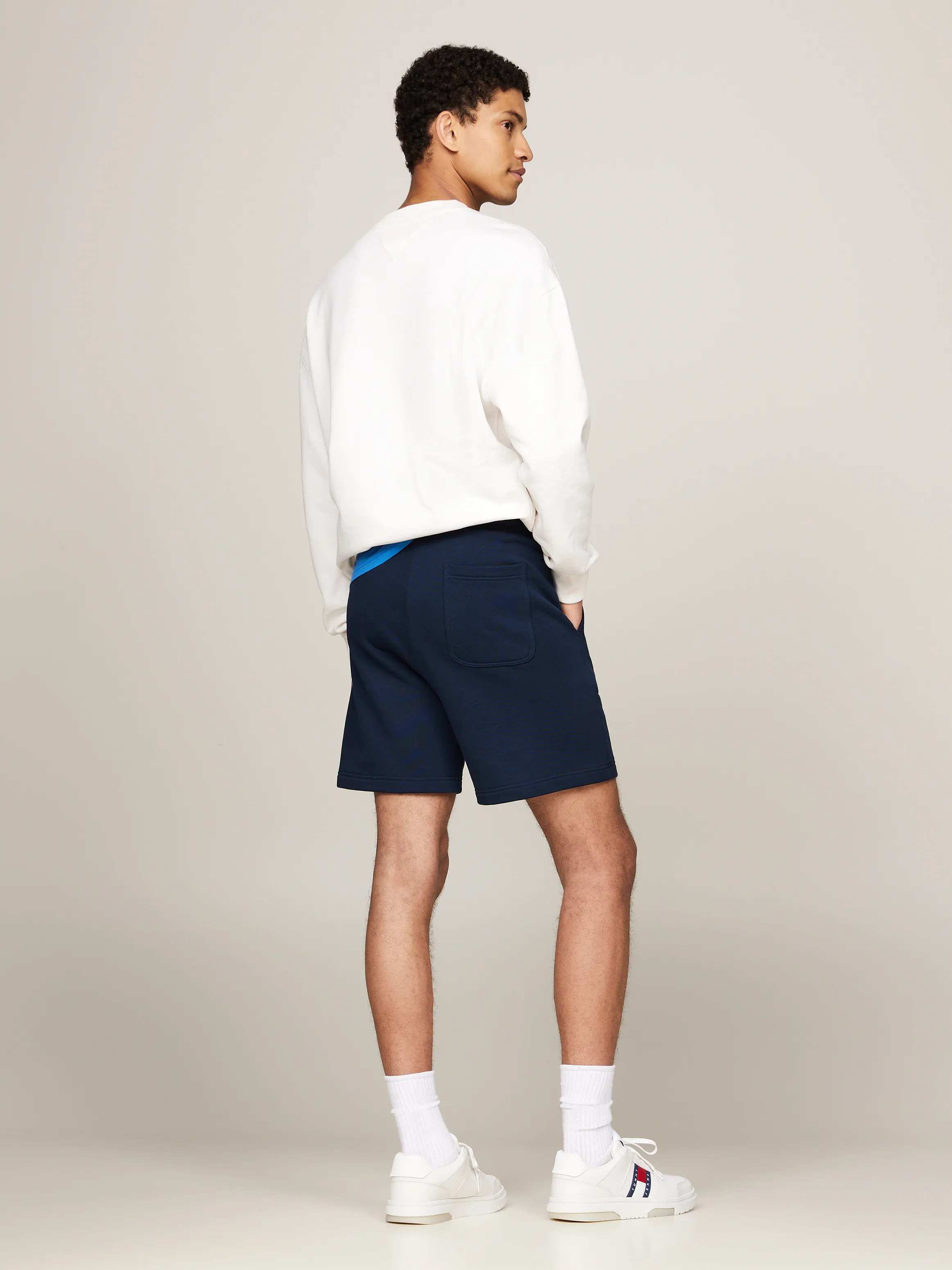 Tommy Badge Sweat Shorts | Shorts | Tommy Jeans