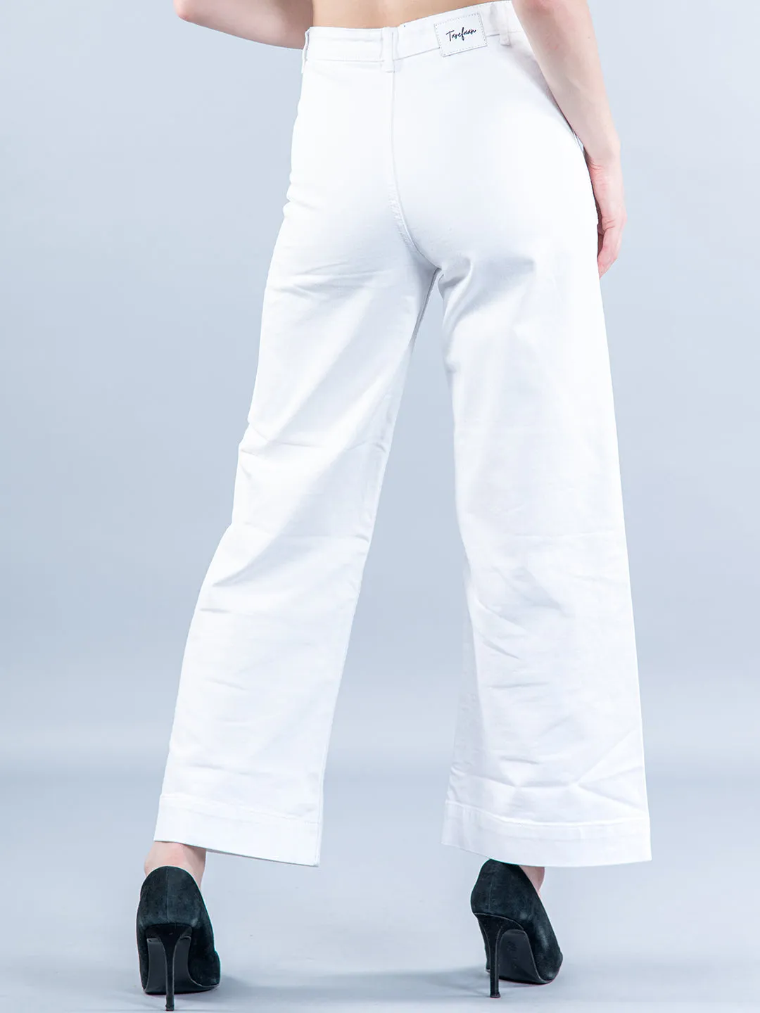 Two Pocket White Flared Jeans For Women