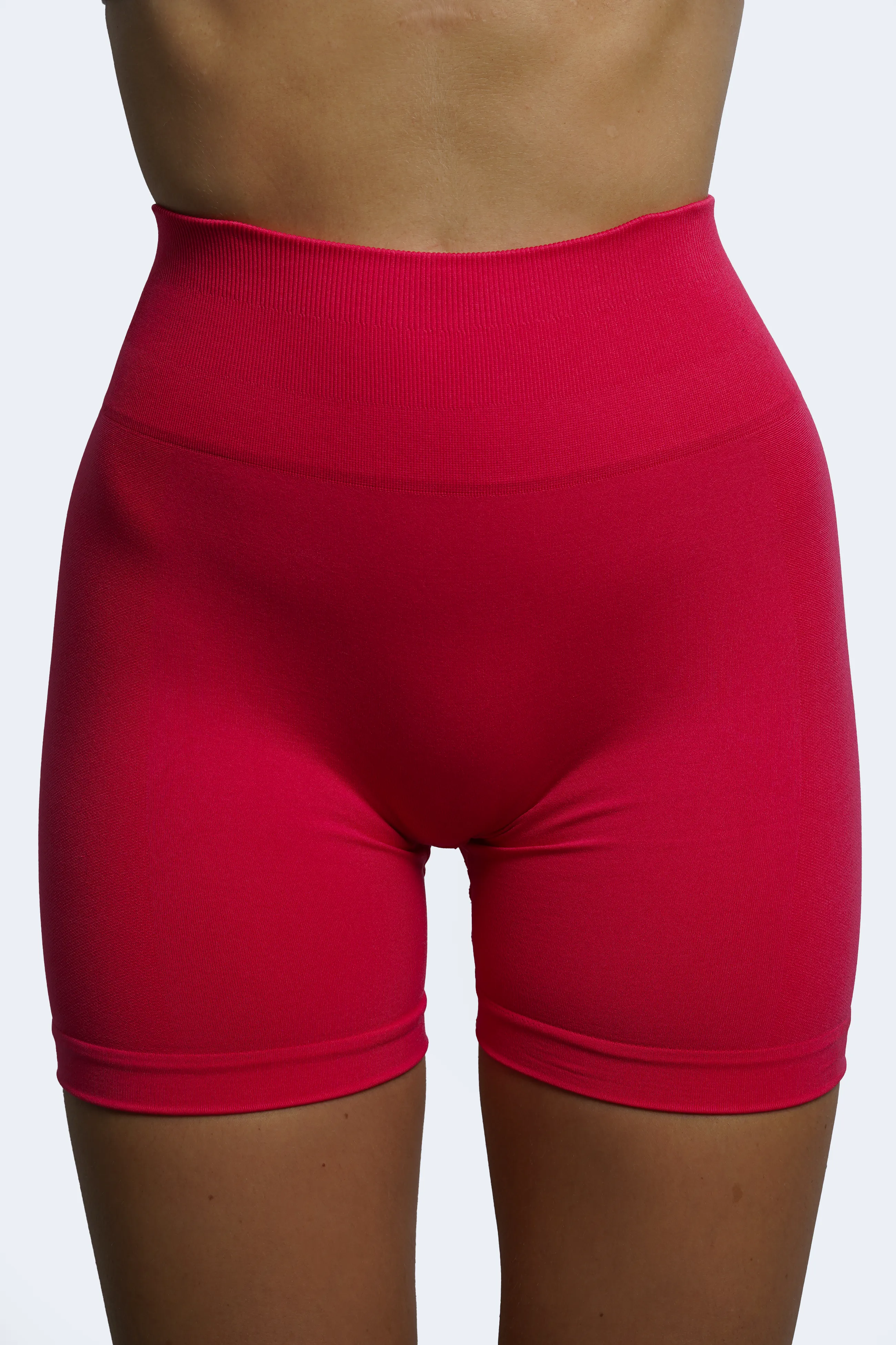 ULTRA SEAMLESS SCRUNCH SHORTS - CHERRY