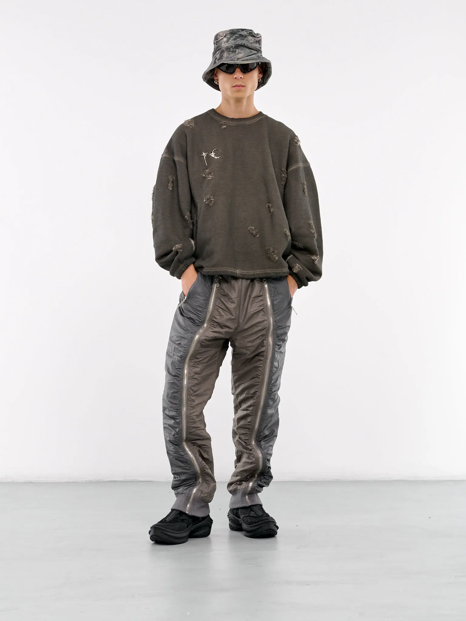 War Victim Sweater (SS2002-KHAKI)